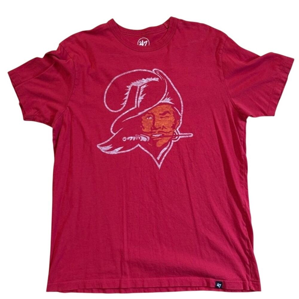 Tampa Bay Buccaneers Retro Bucs logo 47 red shirt Size Medium